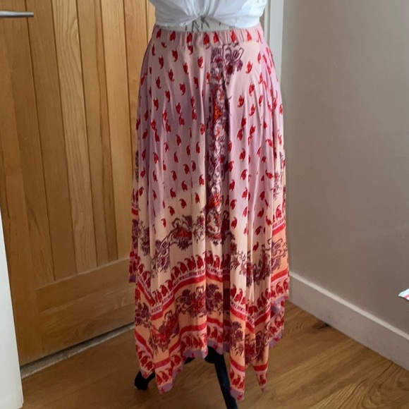 Angie, Long, Asymmetrical Hankercheif Skirt. Boho Chic! Small. Never been worn! - Picture 5 of 14